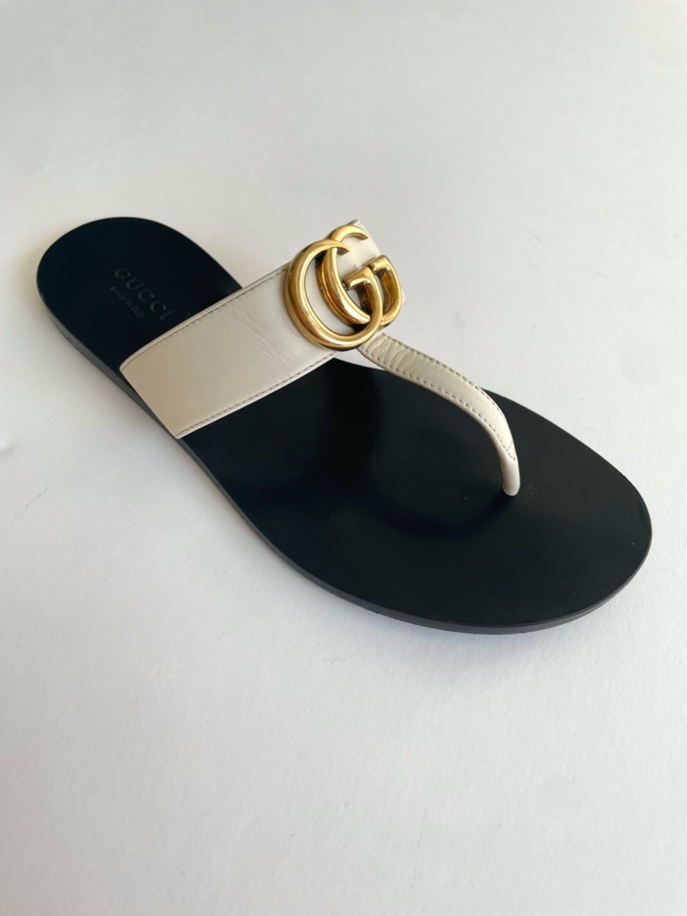 Gucci Marmont GG Logo Flat Cream Leather Flip Flop Sandals Size 35.5 US 5.5 - Picture 7 of 12